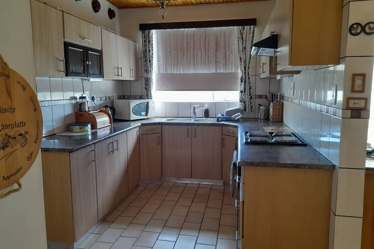 For Sale: Eros - Photo 3