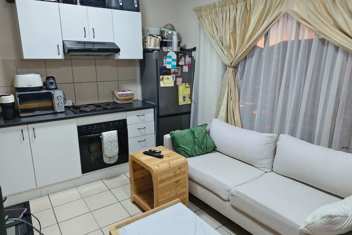 One-bedroom apartment to rent in Viking Villas - Photo 3