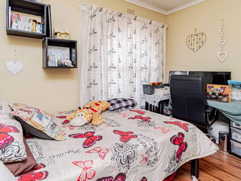 Pet Friendly Charrming Duplex Townhouse for Sale - Photo 10