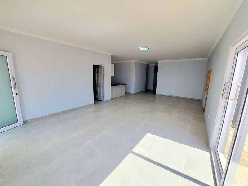 Brand new 3 Bedroom home wih 3 Garages - Photo 3