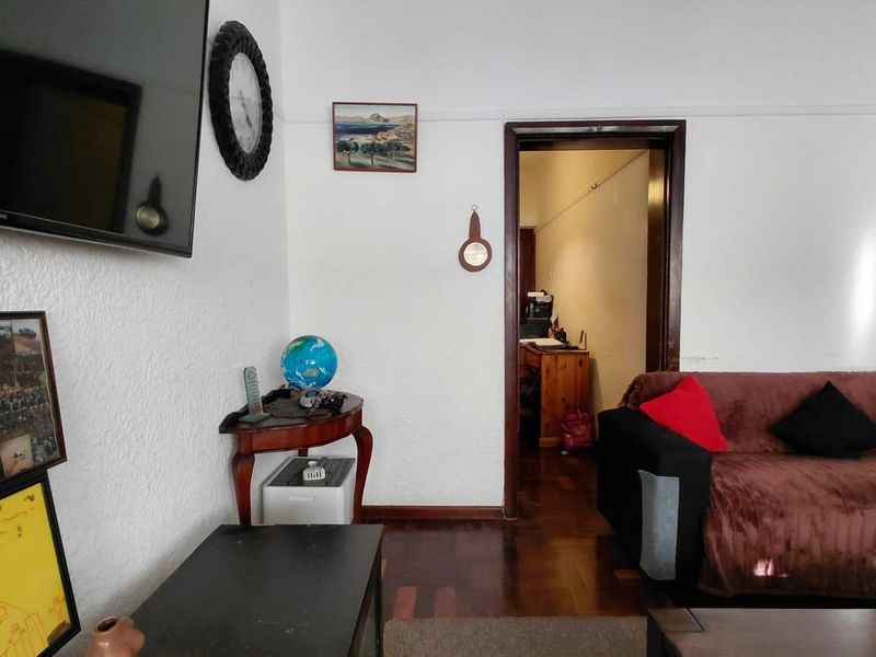 Spacious 3 bedroom Apartment with Garage - Photo 7