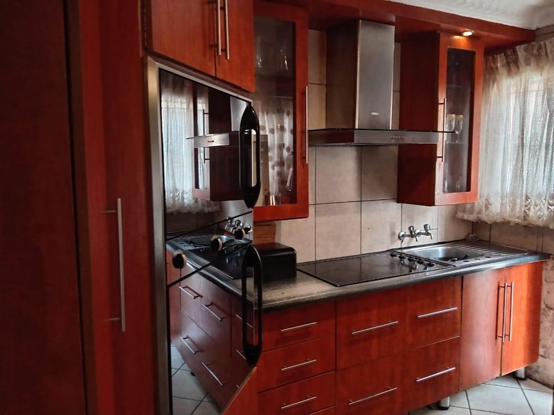3 Bedroom House For Sale in Mabopane Unit X - Photo 4