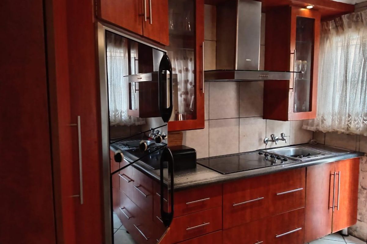 3 Bedroom House For Sale in Mabopane Unit X - Photo 4