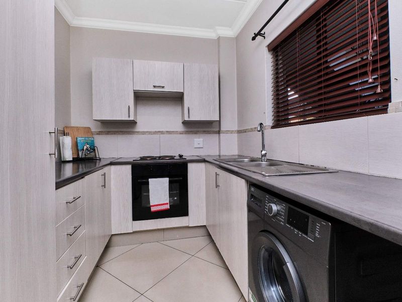 Secure, stylish and move-in ready. - Photo 5
