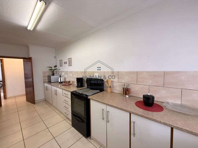 Very neat and well-maintained 3 bedroom home in Narraville; Walvis Bay - Photo 5