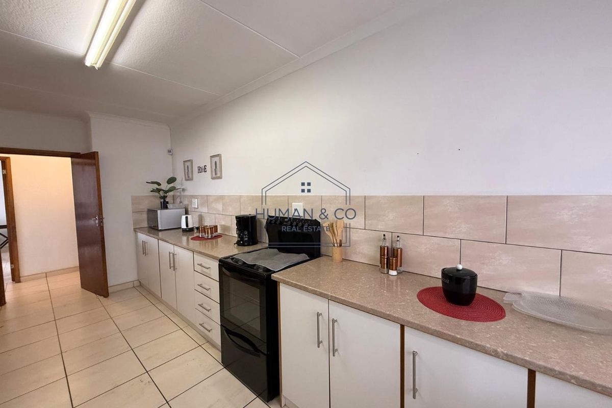 Very neat and well-maintained 3 bedroom home in Narraville; Walvis Bay - Photo 5