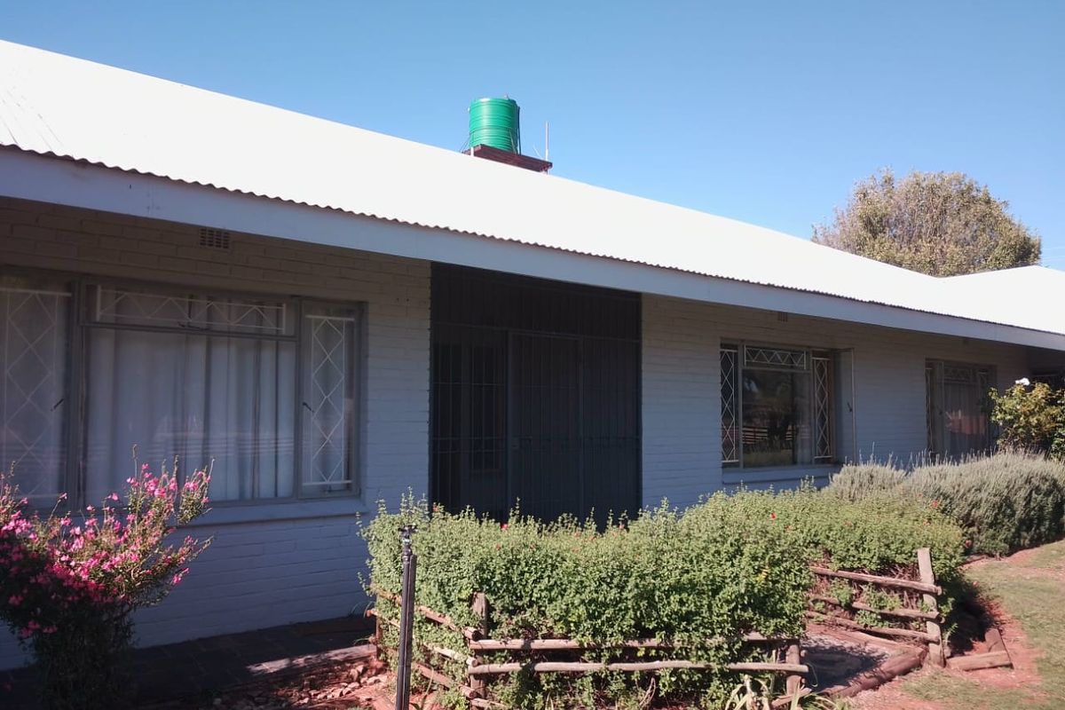 VAT REGISTERED EGG / LIVESTOSCK  FARM  STABIL HUGE INCOME PER MONTH - Photo 2