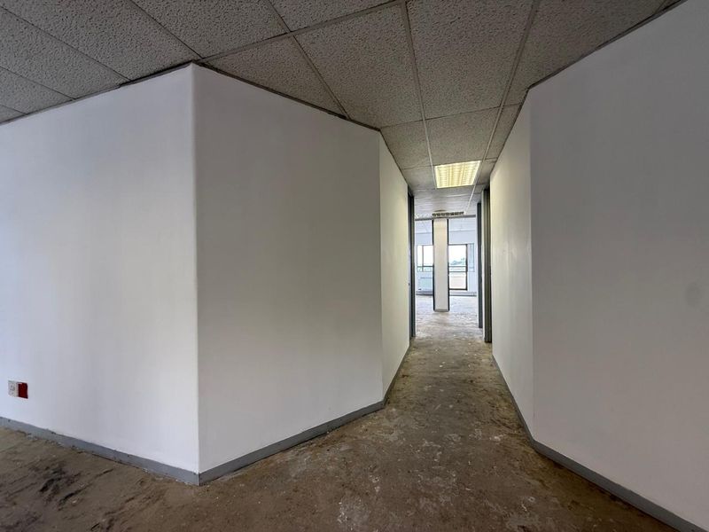 Prime Office Space Available for Lease at Hyde Park Lane - Photo 6