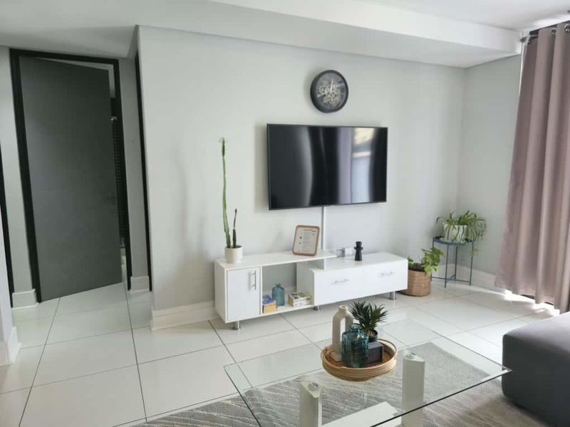 Comfortable living space - Photo 4