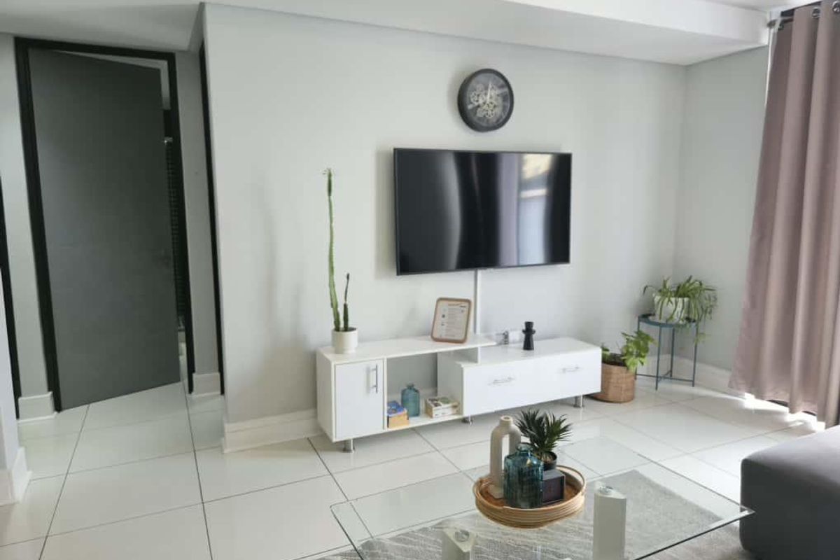 Comfortable living space - Photo 4