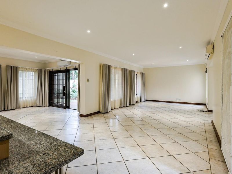 4 Bedroom For Sale , - Photo 6