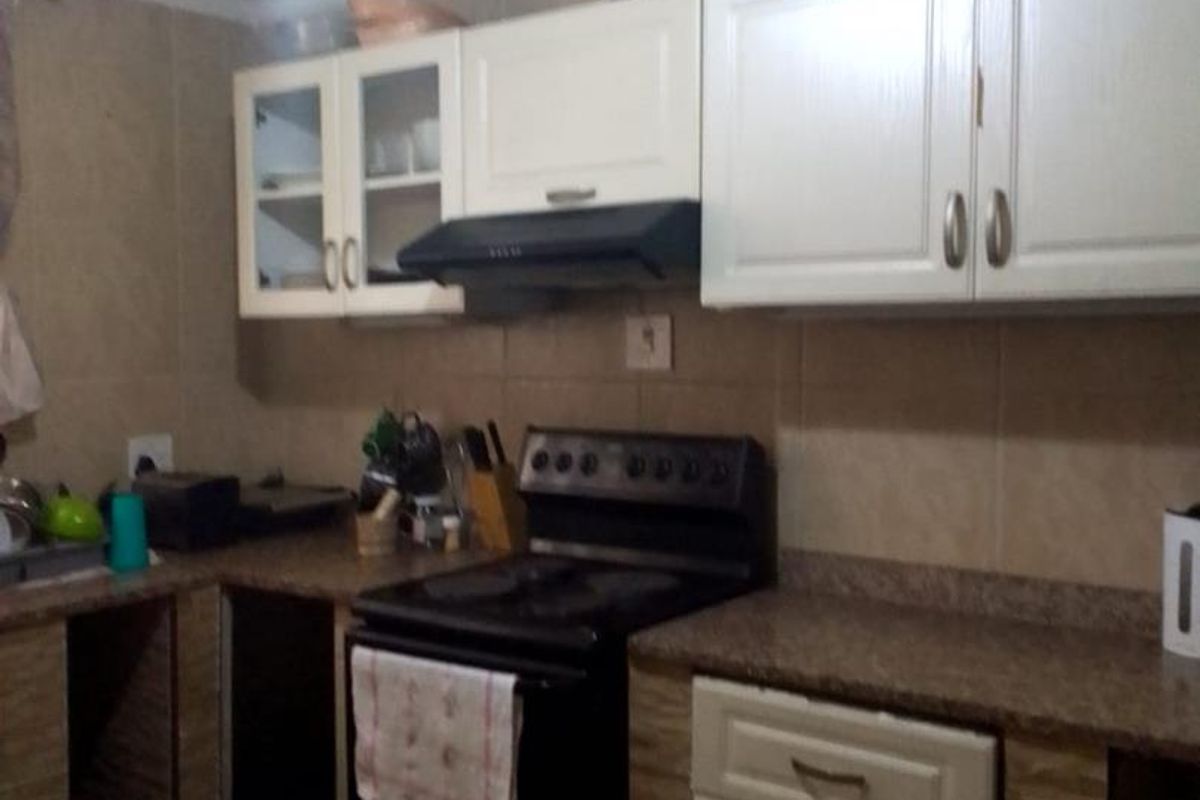 Spacious Apartment in the Heart of South Beach! - Photo 5