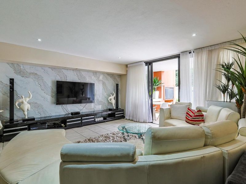 Elegant 2 Bedroom Home for Sale in Lombardy Estate - Photo 4