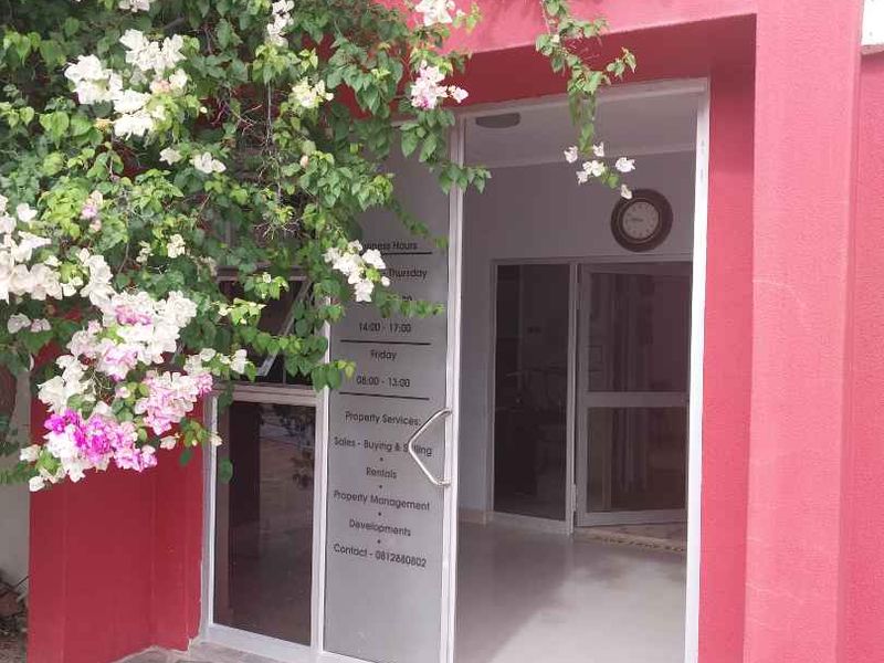 PRIME OFFICE BUILDING FOR SALE – N$1,210,000 (COSTS EXCLUDED | PRICE NEGOTIABLE) | ONGWEDEVA EXT 12 – NORTH VIEW PARK 1 - Photo 4