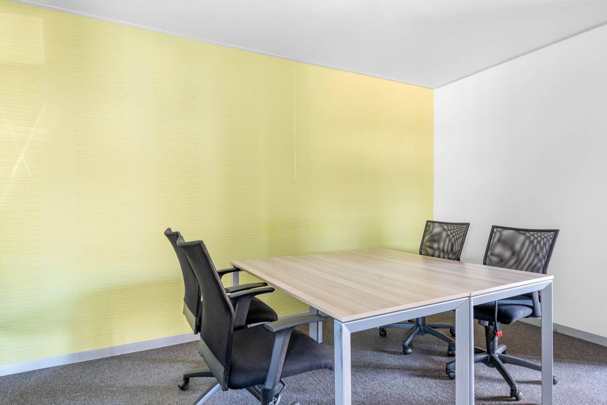 Flexible workspace in Regus East Rand Stoneridge - Photo 5