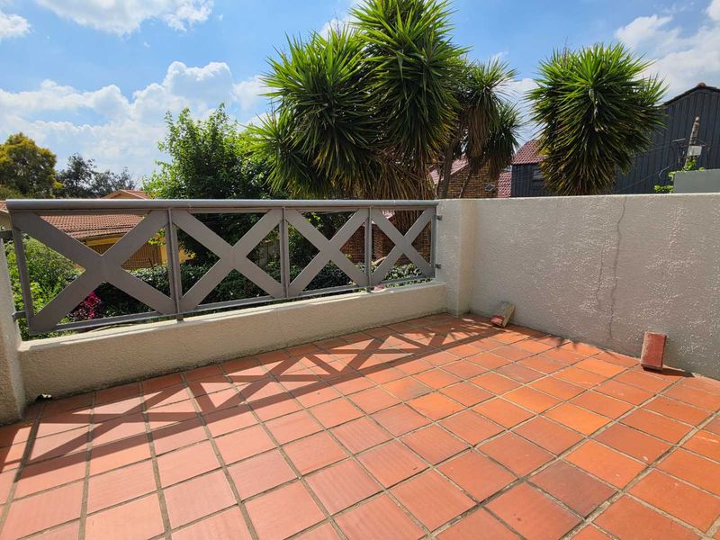 2 Bedroom Apartment / Flat for Sale in Verwoerdpark - Photo 10