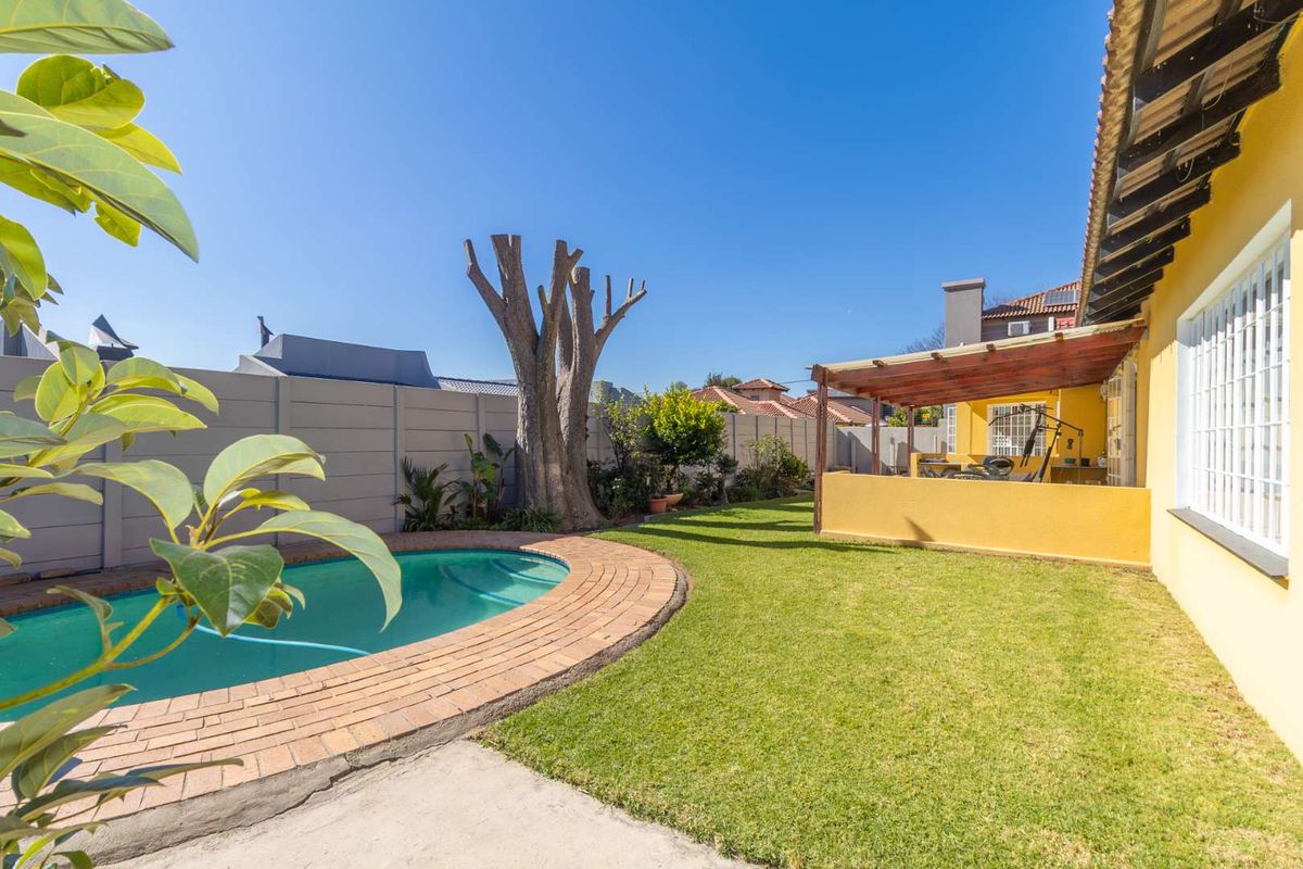 Bromhof Family Haven – Spacious, Stylish, and Smartly Designed for Modern Living - Photo 3