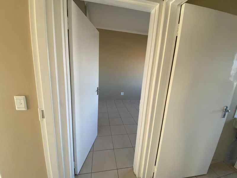 Neat Flat for Sale - Photo 3