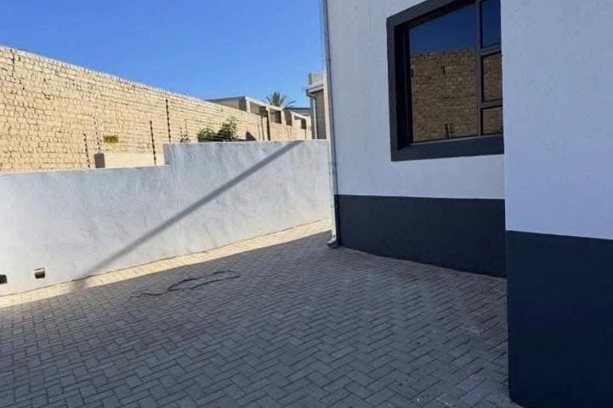 Three Bedroom Brand new house for sale In Khomasdal - Photo 2