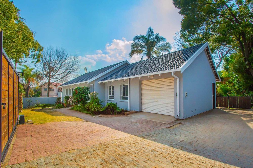 Entrance off main road with ample open parking