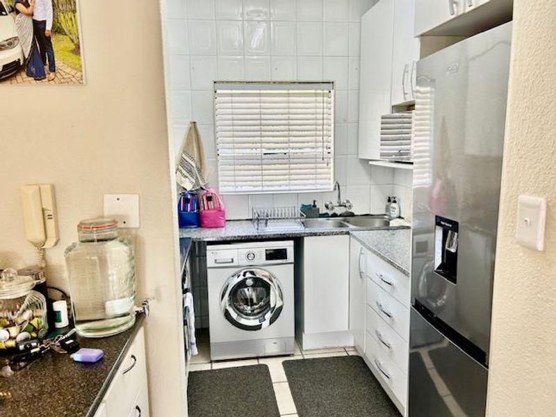 PRESTINE 2 BED 2 BATH LOFT APARTMENT MORNINGSIDE - Photo 4