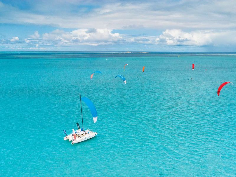 Villa Merea : Tropical Minimalist Living in a Preserved Sanctuary - Photo 6