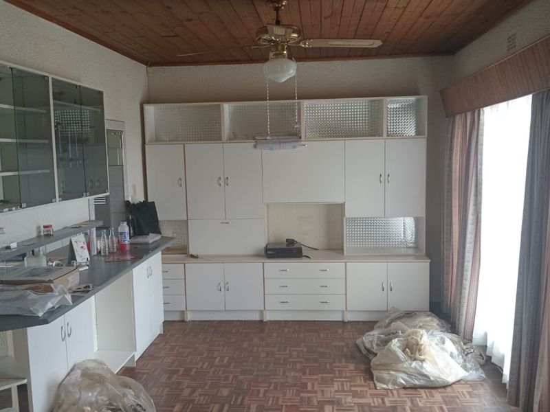 3 Bedroom House for Sale in Evanspark Johannesburg South - Photo 9