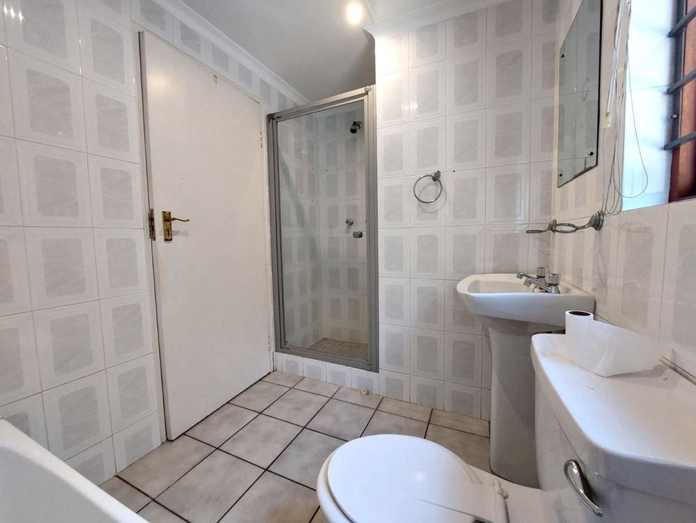 2nd Bathroom.