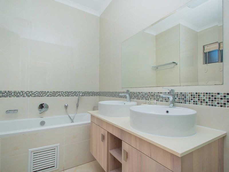 Luxurious 116m2 Apartment with Upmarket Estate Privlidges - Photo 10