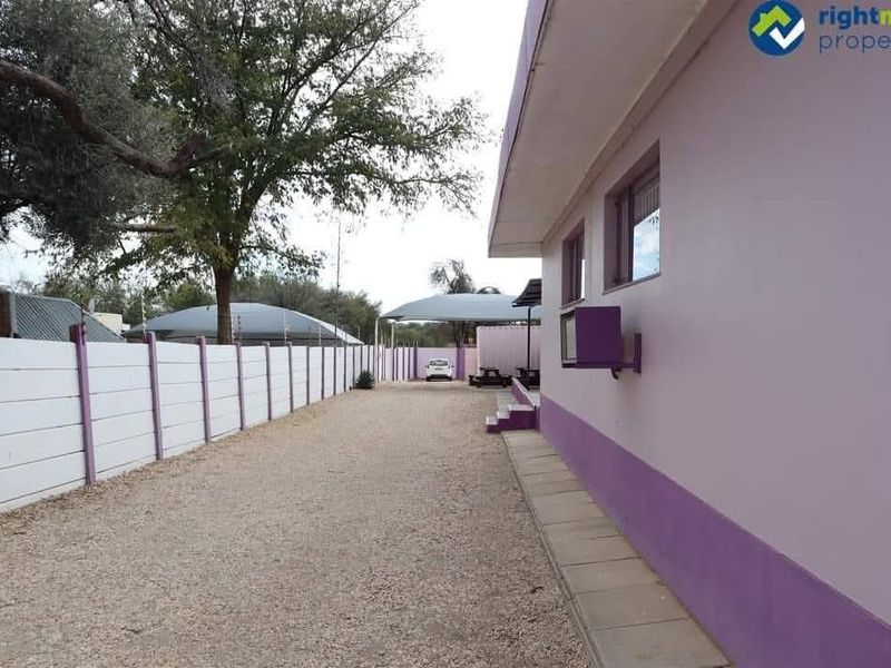 Perfect opportunity for a learning facility! - Photo 2