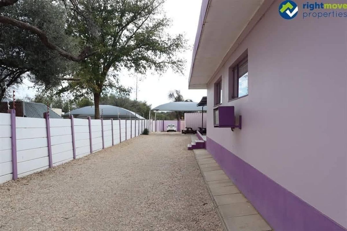 Perfect opportunity for a learning facility! - Photo 2