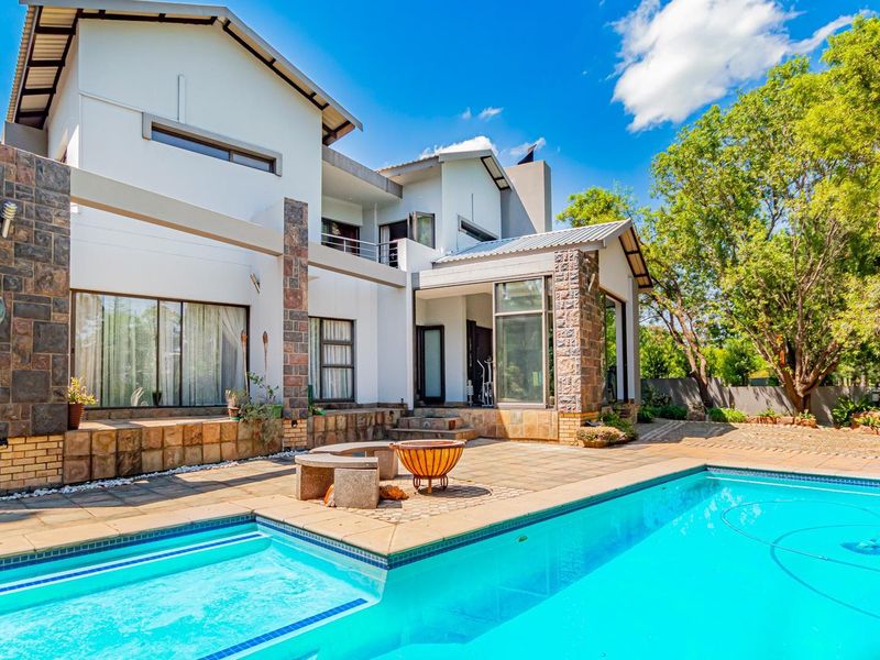 Large Family Home with Flatlet in Eye of Africa Golf Estate - Photo 4