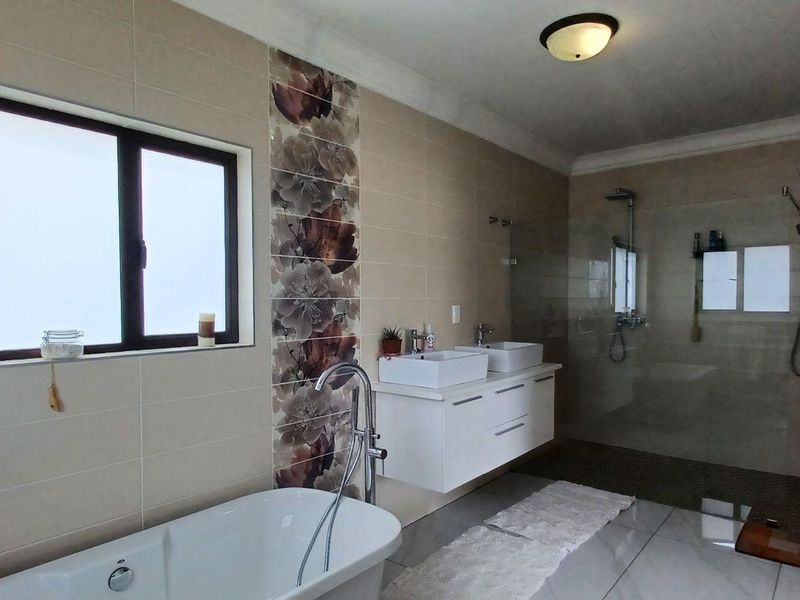 Exclusive Modern Home for Sale in Prime Auasblick Cul-de-Sac - Photo 5