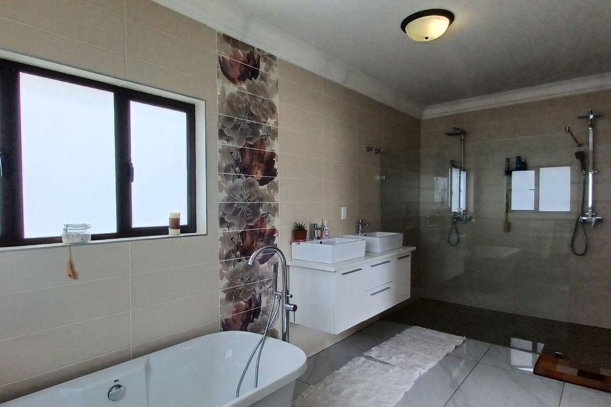 Exclusive Modern Home for Sale in Prime Auasblick Cul-de-Sac - Photo 5