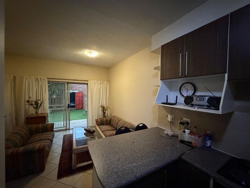 Two Bedroom ground unit in Mooikloof Ridge for Sale - Photo 2