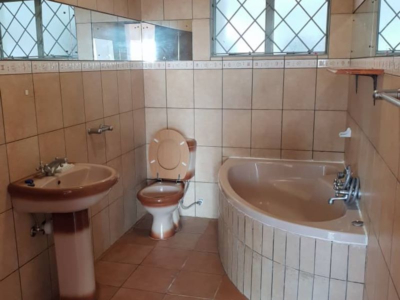 2 beds flat for sal - Photo 7