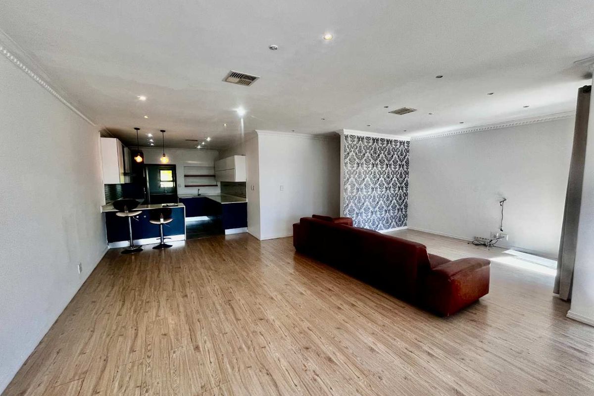 HENDRA - 3 BEDROOM SIMPLEX WITH STUNNING VIEWS - Photo 4