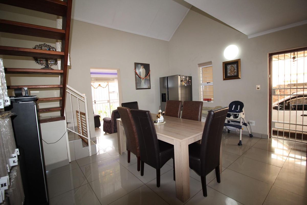 3 bedroom, 3 bathroom - Photo 4