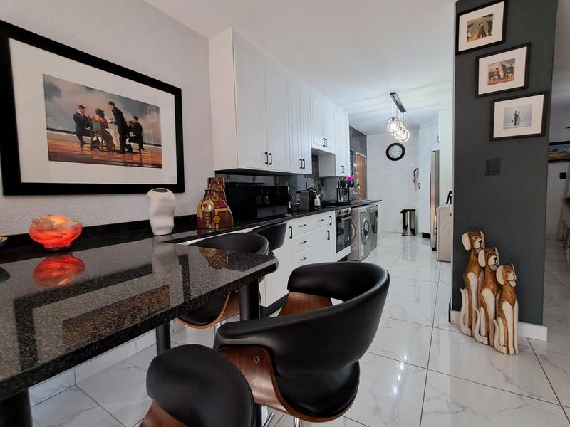 Modern 3 Bedroom Duplex Unit in Brackenhurst - Photo 7