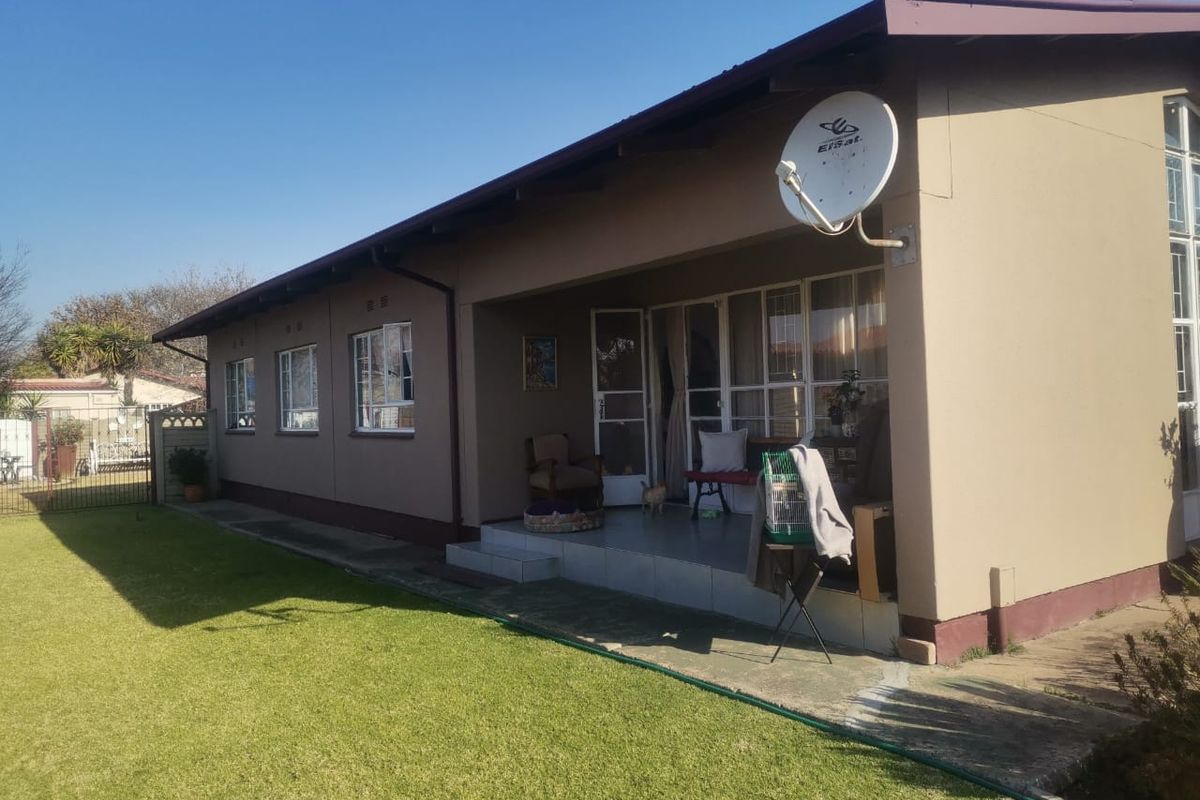 3 Bedroom House For Sale in Vanderbijlpark SE1 - Photo 3