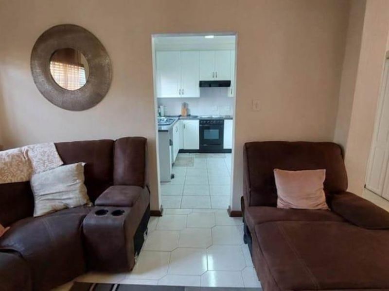 4 Bedroom Duplex Townhouse for Sale in Bassonia - Photo 6