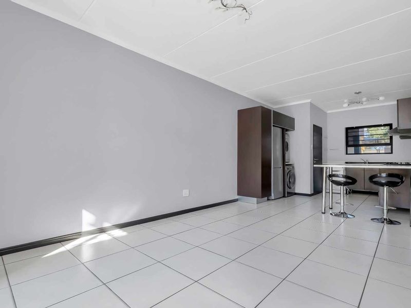 LOCK-UP AND GO LIVING AT ITS FINEST! - Photo 6