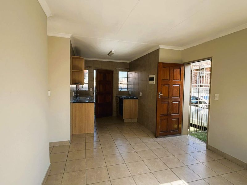 Start Smart in This Beautiful 3 Bed, 2 Bath Home - Photo 7