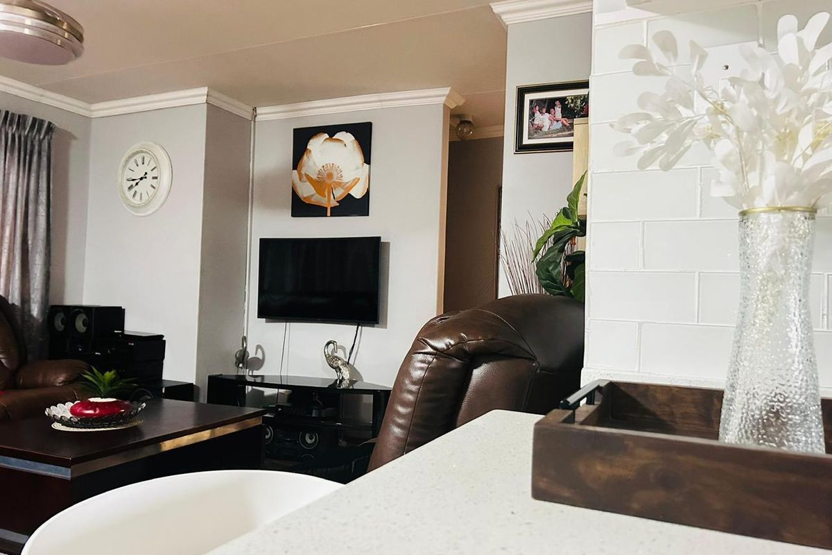 El Shaddai Townhouse: Where Comfort Meets Convenience! - Photo 3