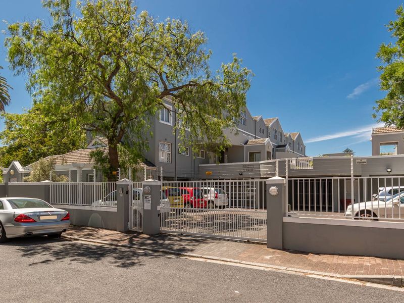 Investor's Dream: Modern, Secure, and Centrally Located - Photo 3