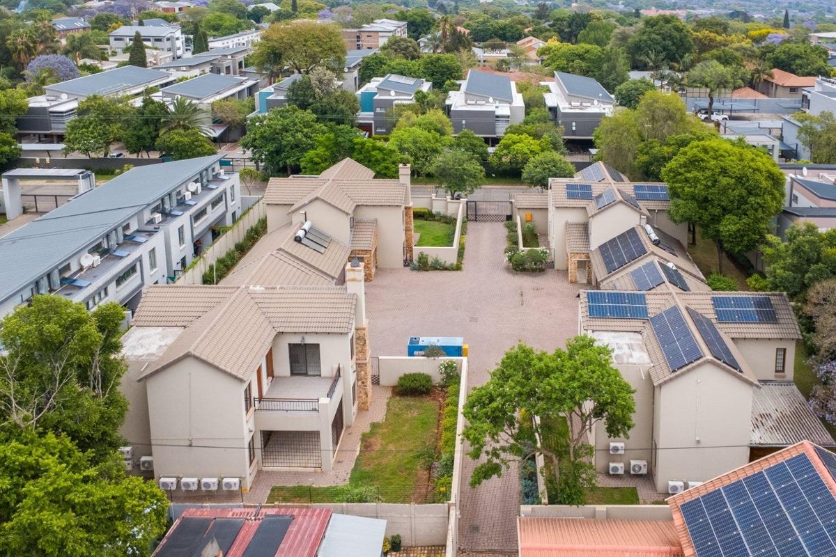 4 Bedroom For Sale , - Photo 3