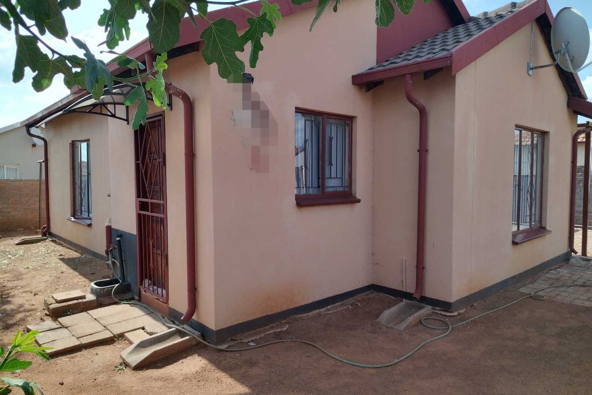 3 bedrooms corner house for sale in Rosslyn - Photo 4