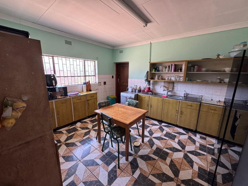 INVESTORS: STUDENT ACCOMODATION OR RENTAL - Photo 10