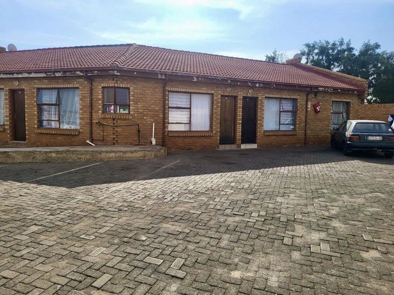 1 Bedroom Apartment for Sale in Opulent Mews, Vosloorus - Photo 3