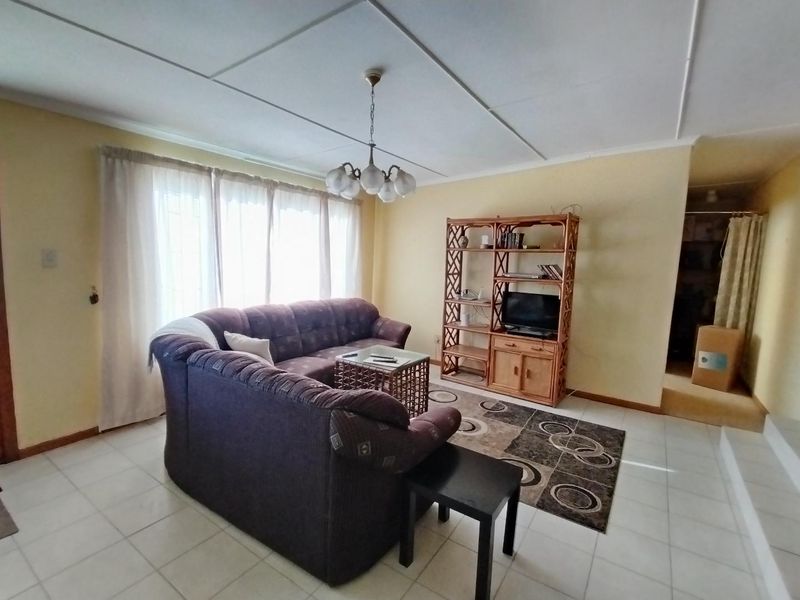 Perfect blend of comfort and potential - Photo 6